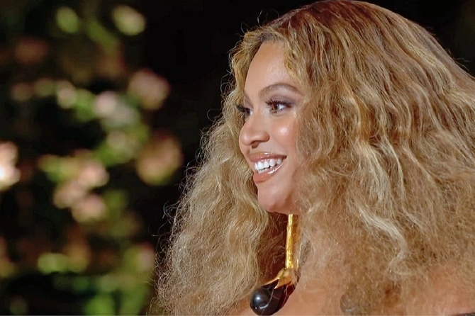 Oscars 2022: Beyonce is back on stage with a gorgeous performance of ...