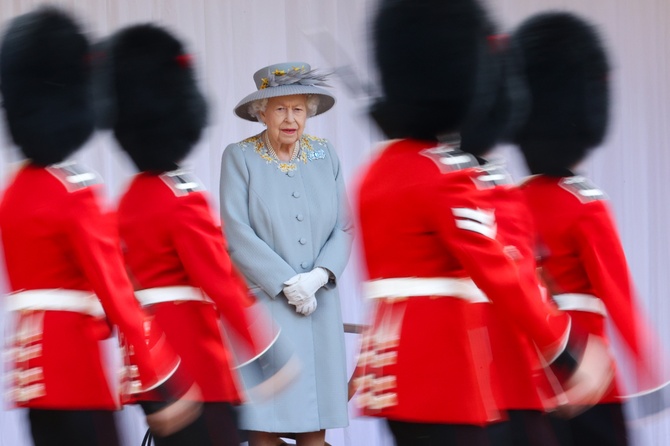 Биограф рассказал, чего «отчаянно хотела бы» Елизавета II