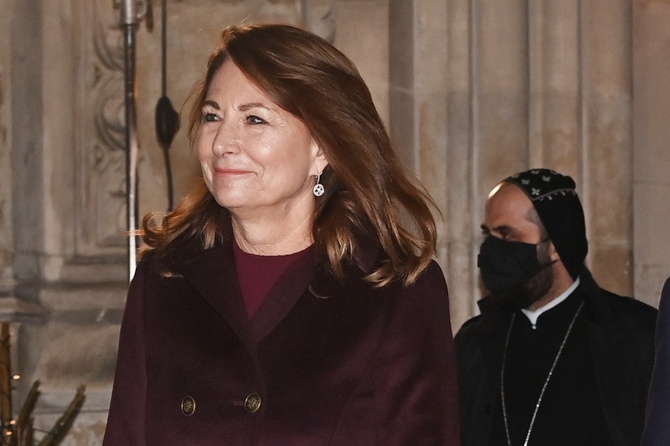 Мать Кейт Миддлтон решила заработать на платиновом юбилее королевы