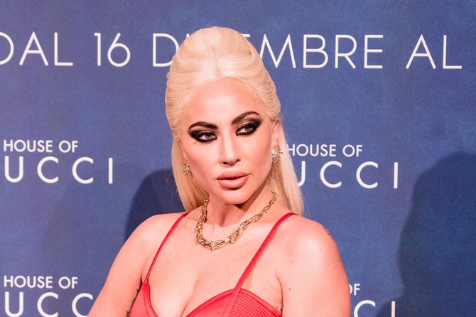 PHOTO: Lady Gaga showed off her ample cheeks in a tiny bikini