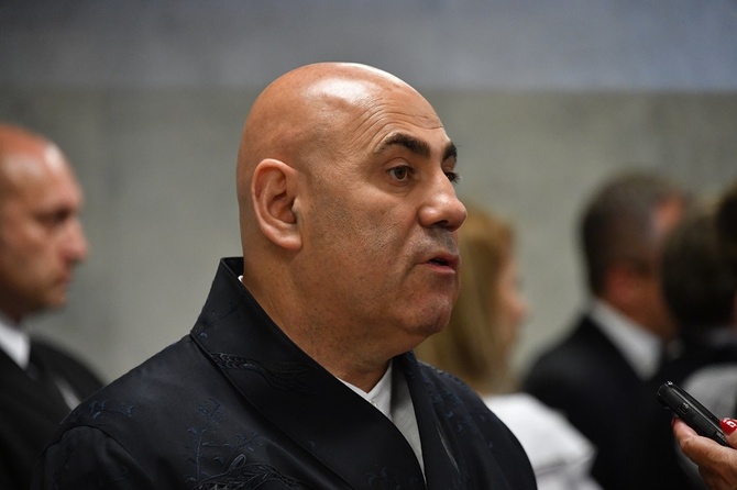 Пригожин посоветовал Наргиз Закировой «не плевать в колодец, из которого она пьет»