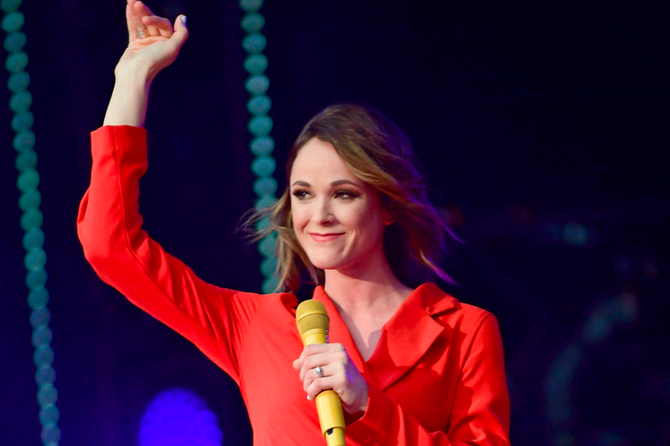 Jillian Jacqueline shows her own wedding in a new music video