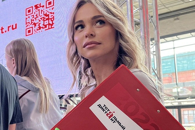 Қыздардың зәр шығаруы және сілеуімен порно көру