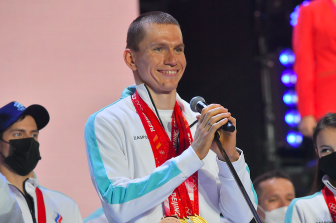 Большунов рассказал, как переосмыслил трудности, с которым столкнулся на Олимпиаде