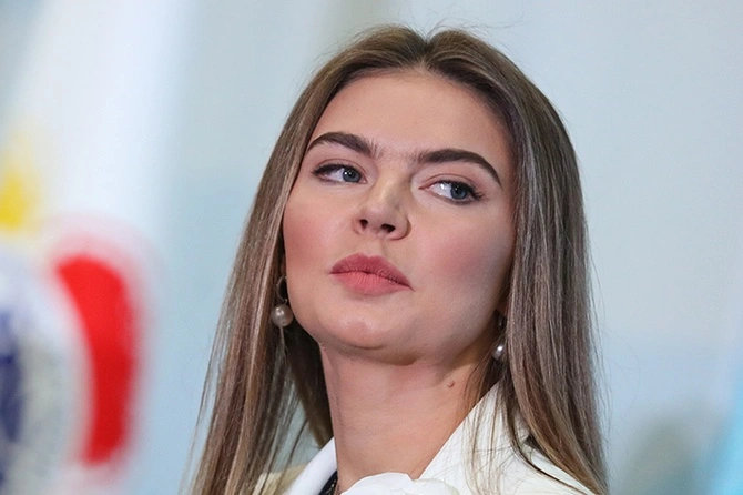 Әкесінің жыныс мүшесі қызының қынапшасына кірген видео