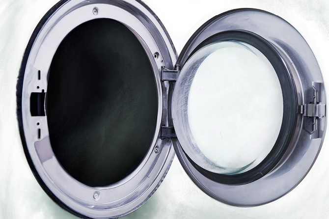 Посеревшее нижнее белье станет белее снега: просто добавьте при стирке эту таблетку