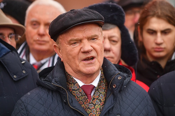 Старожил Госдумы: как потомственный пчеловод Геннадий Зюганов стал депутатом и не стал президентом