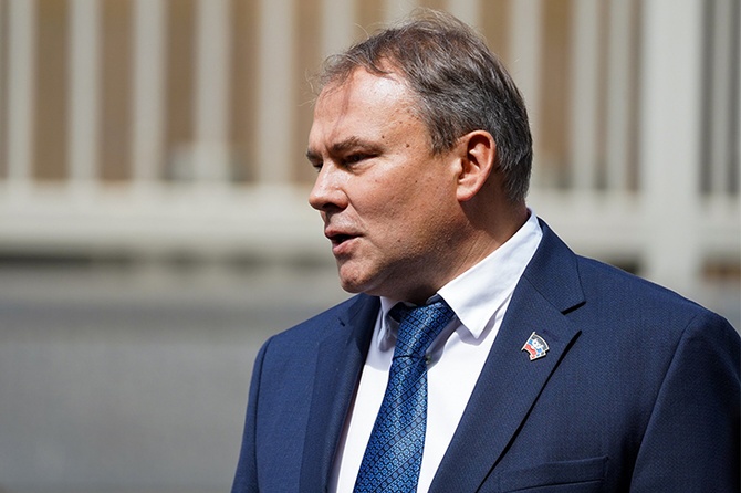 Амбиции Толстого: потомок графа, популярный телеведущий и депутат Госдумы