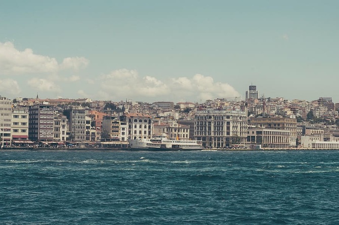 В Стамбуле прогремел взрыв на верфи