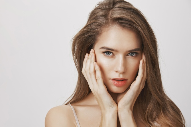 Косметолог перечислила правила, которые помогут сохранить молодость и красоту кожи