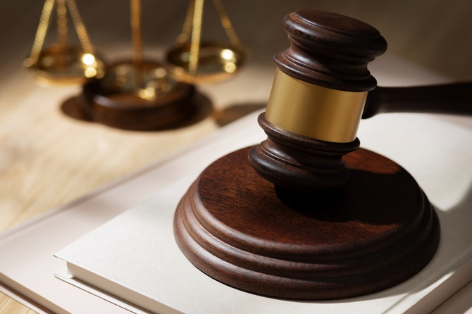 Суд арестовал обвиняемого в убийстве мужчины у кафе в Электростали