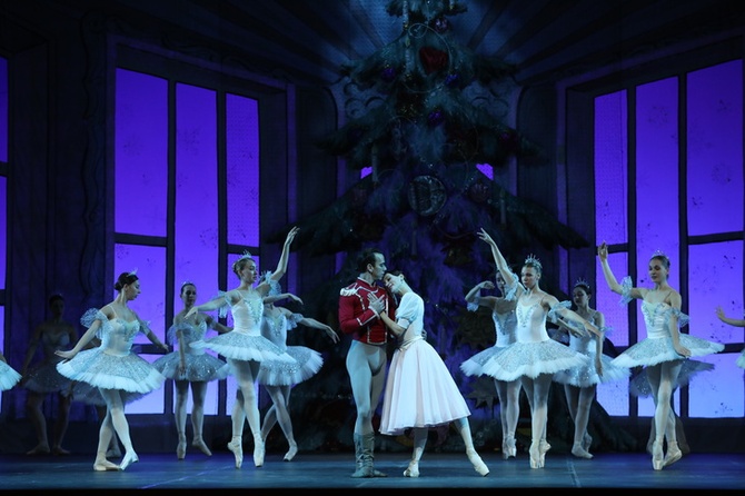 Депутат Госдумы рассказала, как решить проблему с очередями на «Щелкунчика» в Большом театре