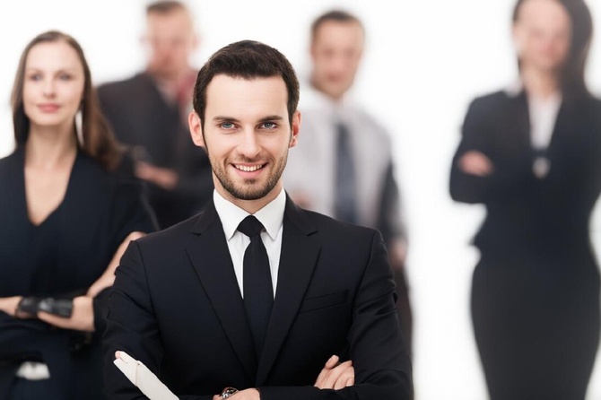 Как начать бизнес и успешно его продолжать? В чем можно ошибиться, и какие преграды придётся обходить? Говорим об этом через призму личного опыта. Говорим с людьми, которые живут той же жизнью, что и всякий россиянин. Но занимаются бизнесом.