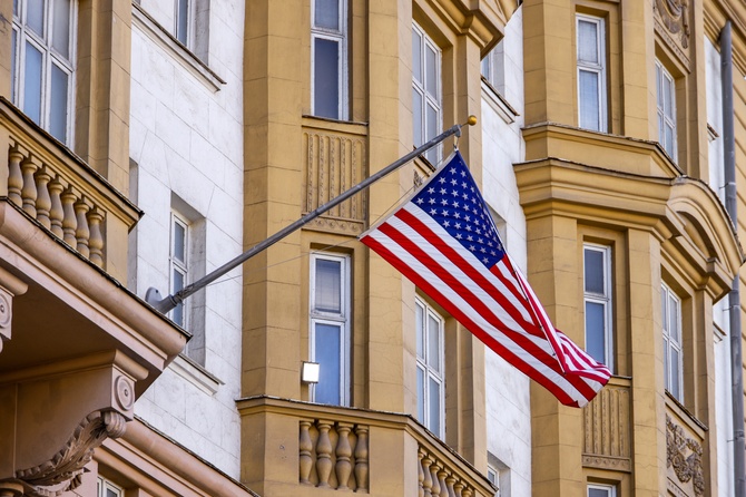 Политолог рассказал о переходе Запада к «политике полумер» в поддержке Киева