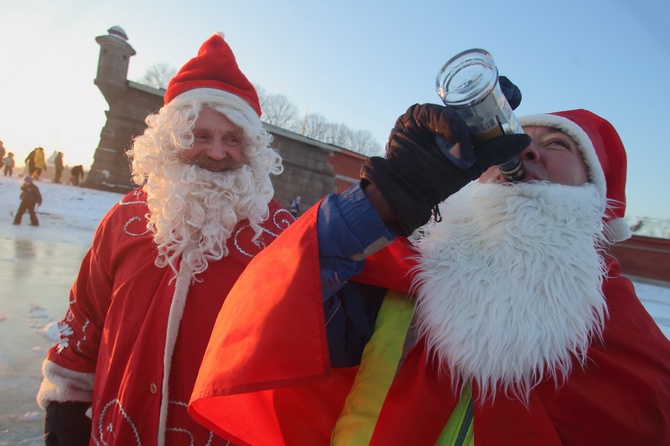 Нарколог дал советы, как не уйти в запой после новогоднего застолья