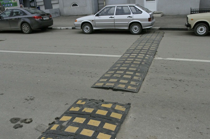 Депутат предложил отказаться от термина «лежачий полицейский» 