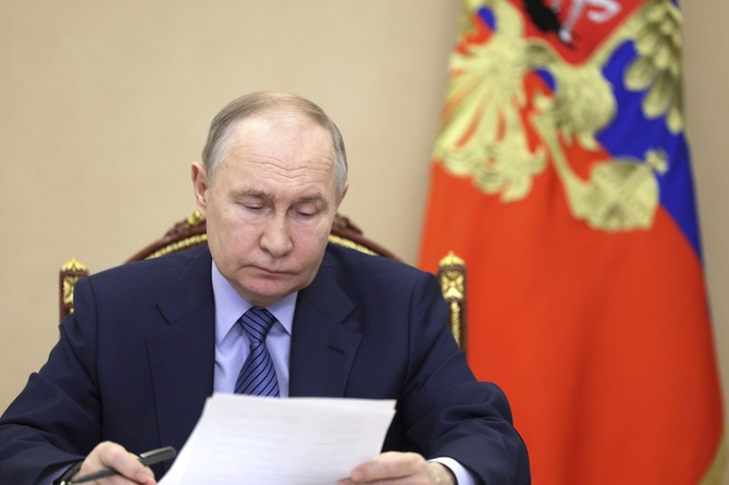 Путин присвоил звания Героев Труда и знаки «За успехи в труде»