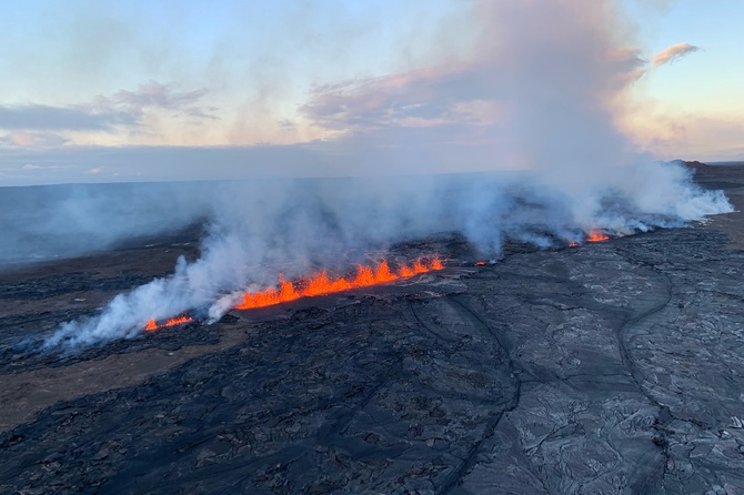 Разлом в земле из-за извержения вулкана в Исландии достиг 3,9 км