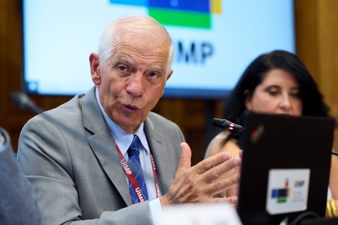 Глава евродипломатии призвал снять ограничения на удары по России ради мирных переговоров