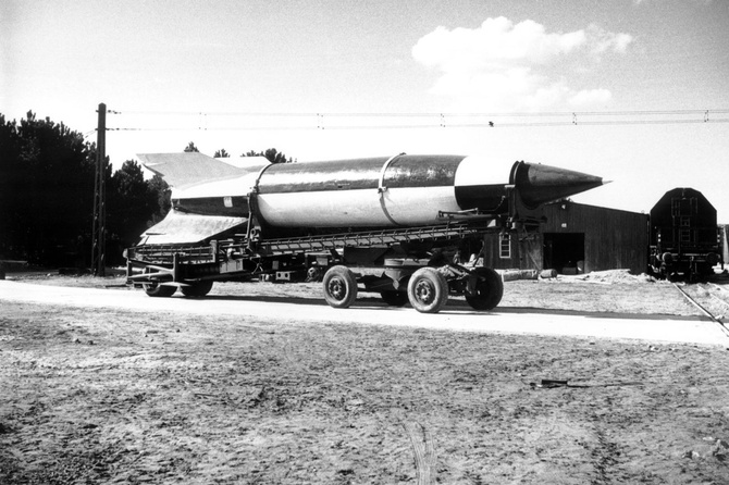 ФСБ рассекретила планы Гитлера по атомным бомбардировкам СССР