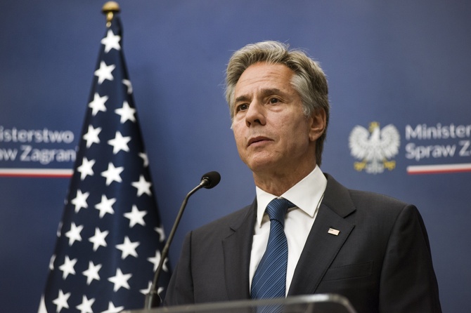 Блинкен обвинил RT в подрыве демократии и выборов в США