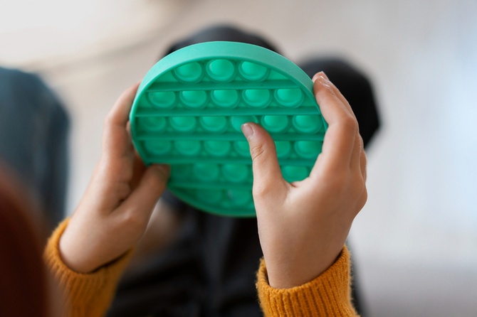 Психотерапевт рассказала, есть ли польза от игрушек-антистресс