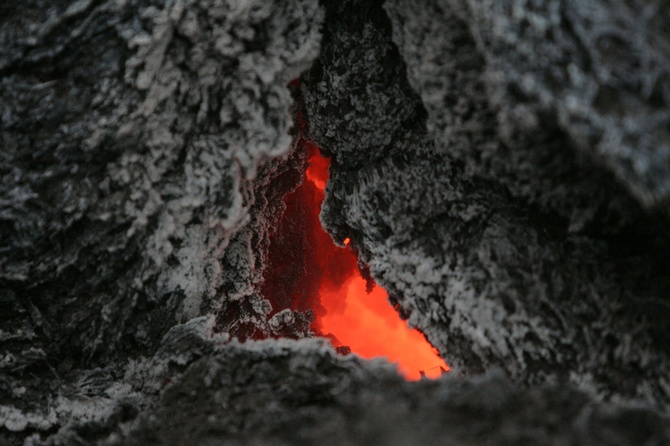 Ученые выяснили дату самого мощного извержения вулкана за 10 000 лет