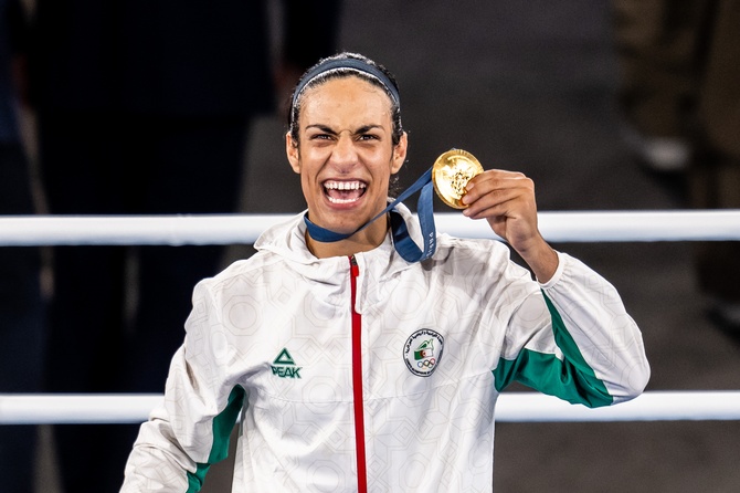 МОК отказался комментировать скандальный медотчет об алжирской боксерше Хелиф