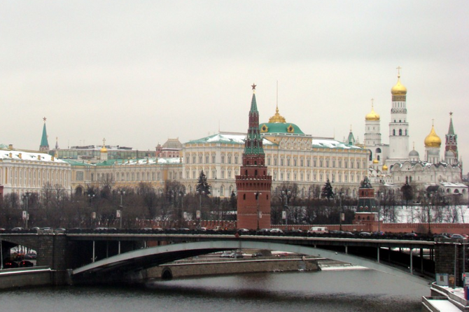 В России началась короткая рабочая неделя