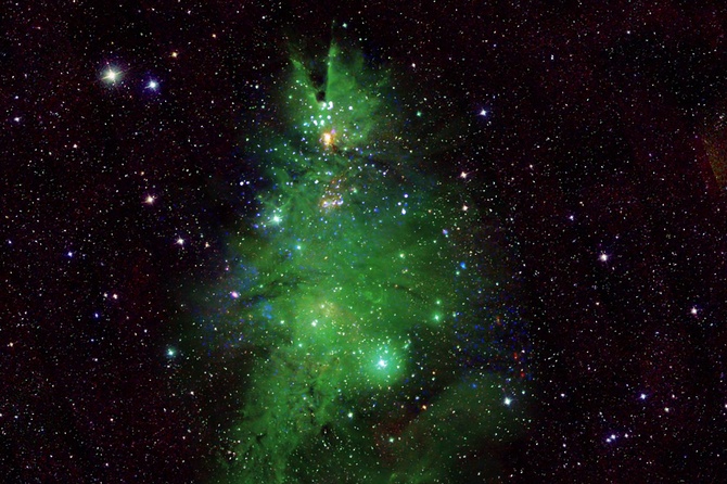 NASA показало «рождественскую ель» в космосе