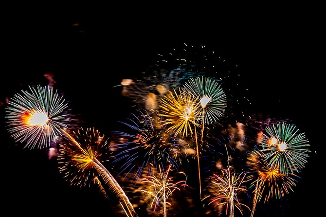 Россиянам напомнили о штрафах за фейерверки