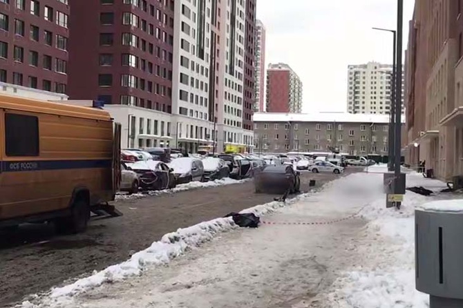 Жители ЖК в Москве, у которого прогремел взрыв, заявили, что дом почти не охраняется