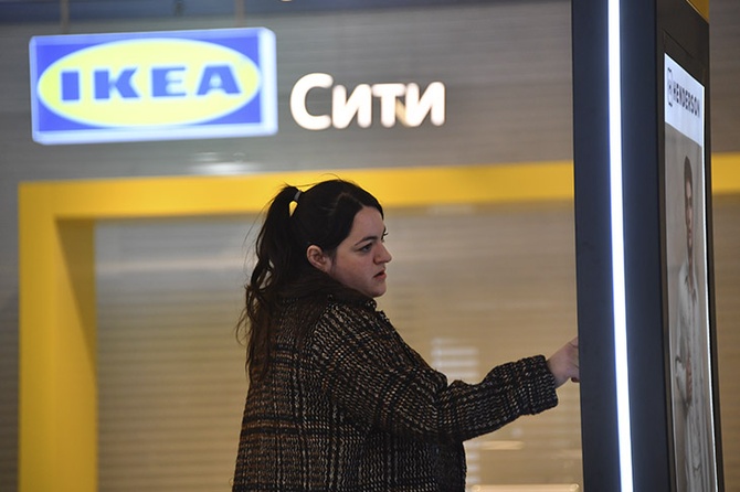 Опрос показал, как россияне относятся к возвращению иностранных брендов 