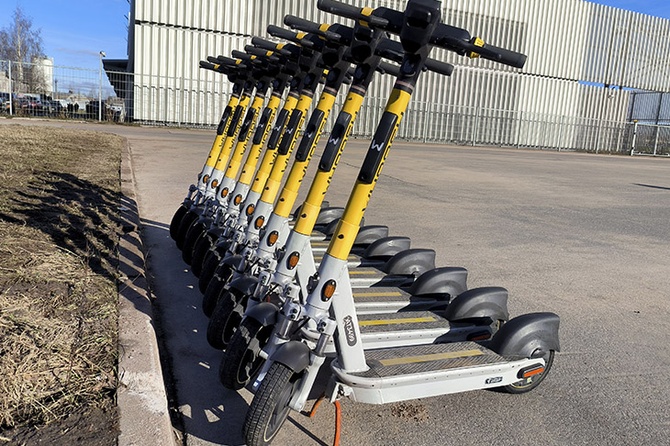 Милонов призвал добавить в приложения аренды самокатов тесты на знание ПДД