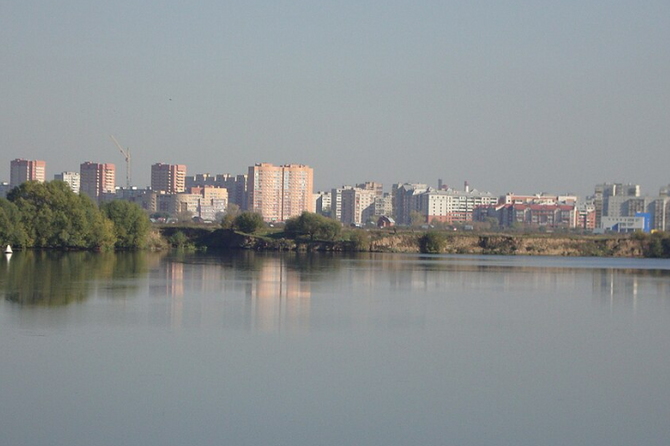 Компания из трех человек едва не утонула в Москве-реке