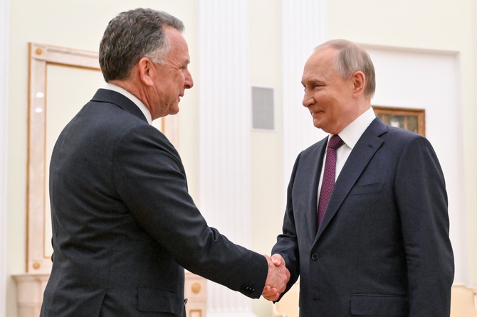 Ушаков: Встреча Путина и Уиткоффа состоялась в 80-ю годовщину встречи на Эльбе