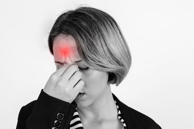 Россиянам рассказали, как пережить магнитные бури в жару