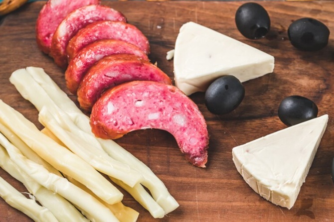 В продуктах трех брендов нашли не указанные в составе вещества