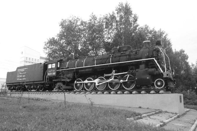 В годы Великой Отечественной войны особая роль в обеспечении обороноспособности страны досталась советским железнодорожникам. Рассказываем о судьбах больших предприятий и волевых людей