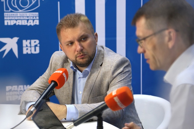 Вице-спикер Госдумы, руководитель оргкомитета международного патриотического движения «Победа 9/45», созданного АНО «Евразия» Борис Чернышов