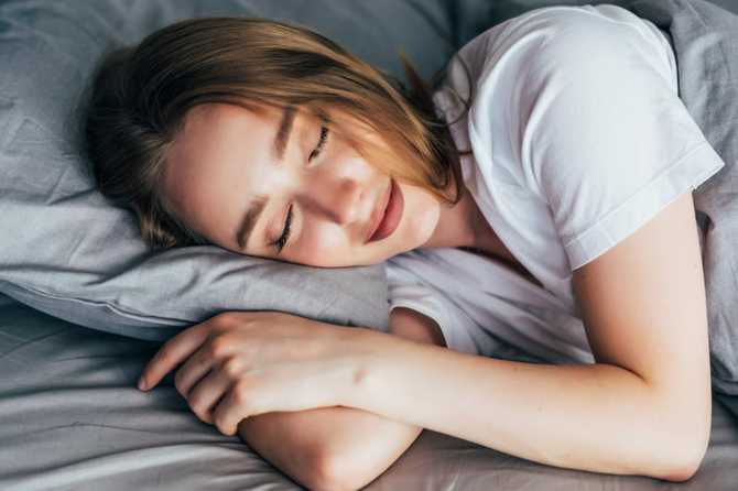 Россияне рассказали о своих привычках перед сном