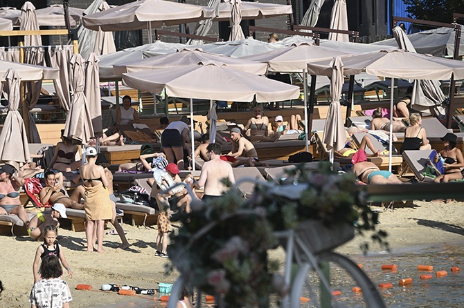 Юрист Георгиева: россияне вправе посещать платные пляжи бесплатно