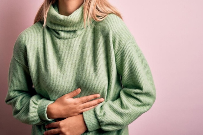 Диетолог рассказала, какие продукты опасны для здоровья в жару