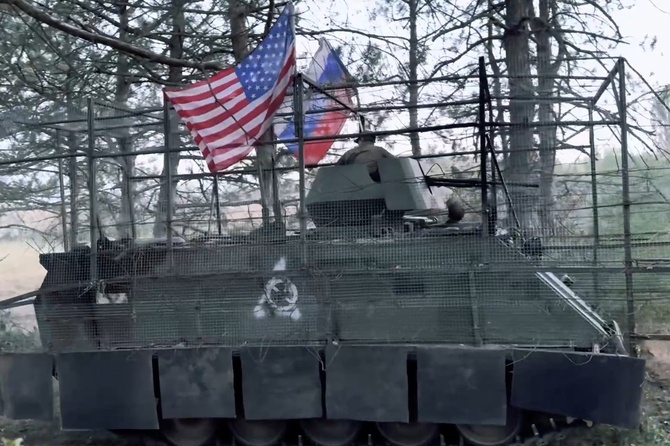 Экипаж трофейного БТР ответил на обвинения в том, что ролик с М113 «создан ИИ»