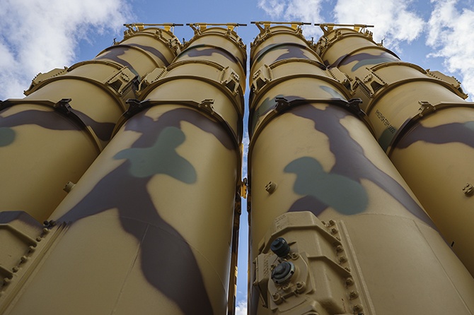 Российские ПВО за ночь сбили 60 украинских беспилотников