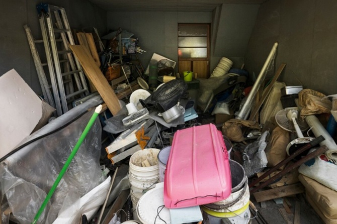 В Подольске пенсионерка превратила хрущевку в склад для хранения 2,5 тонн мусора