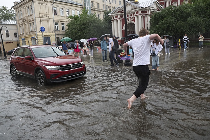 «Погода сложная»: синоптик предупредила о сильных дождях с градом в Москве на этой неделе