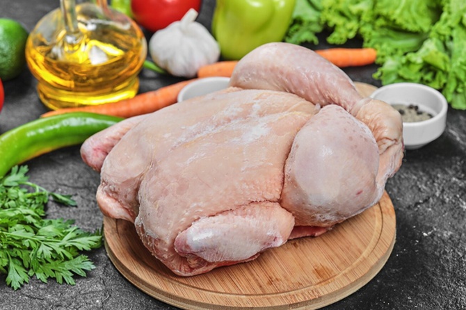 В курице из Казахстана нашли сальмонеллу и опасный антибиотик