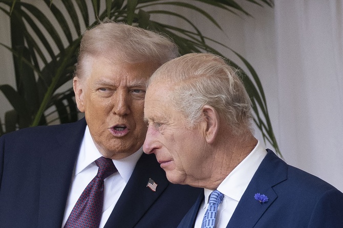 Трамп грубо нарушил этикет на встрече с королем Великобритании