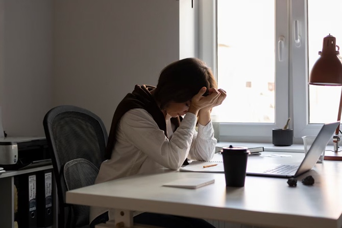 HR-эксперт напомнила о санкциях для компаний за работу сотрудников на больничном